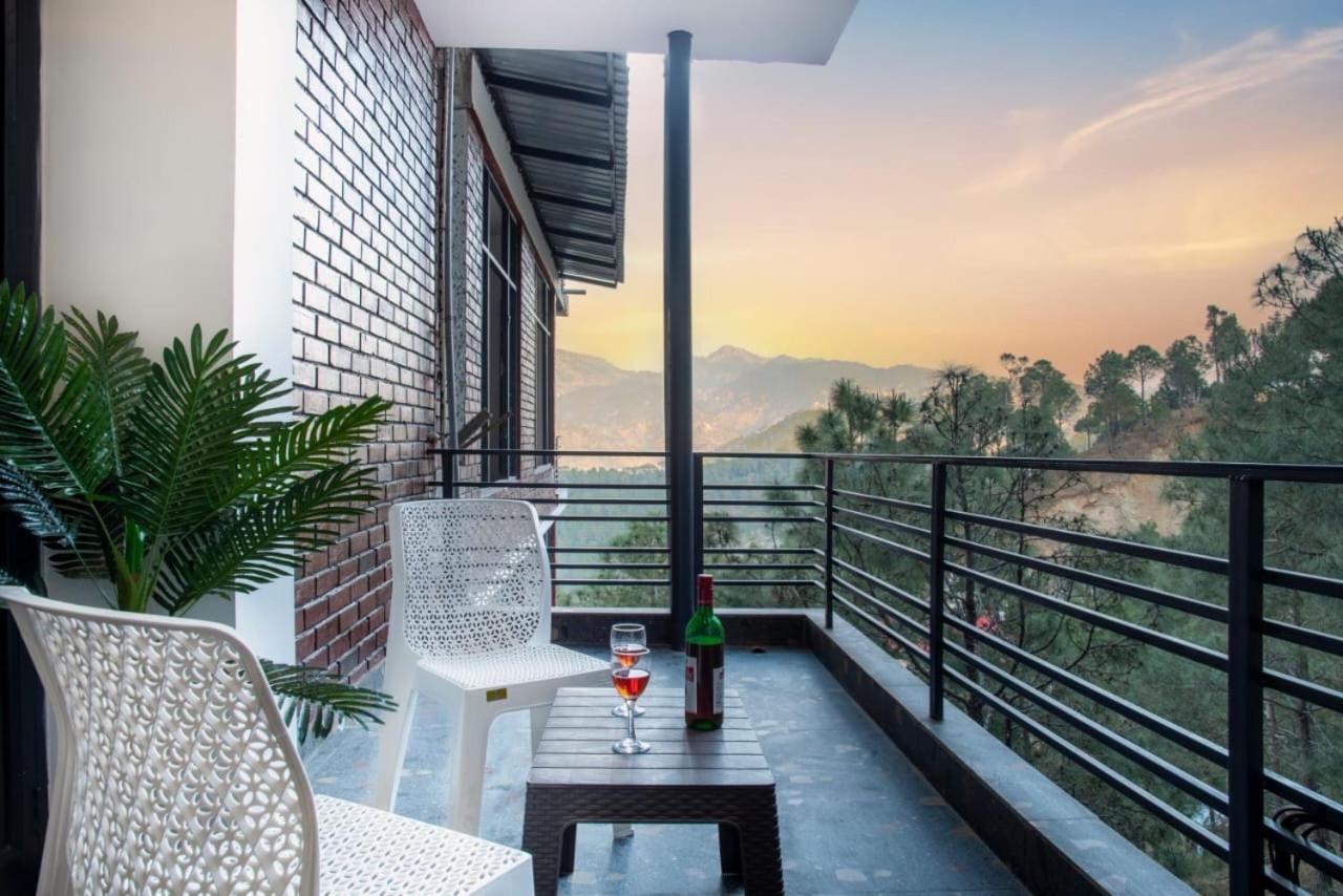 Hills Accomodation Kasauli Dış mekan fotoğraf